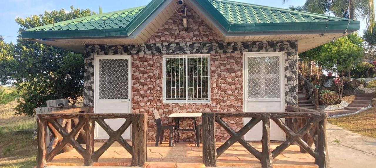 Michaels Homestay - Farm Villa Nr Patar Beach & Bolinao Falls 외부 사진